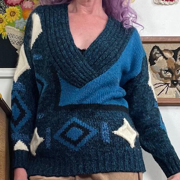 Vintage Deep V Neck Teal Sweater, 1980s Graphic Pop Art Cozy Pullover, Sz S-M - Picture 5 of 11